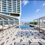Beautiful Mercury With Pool Access By 360 Estates Lejlighed