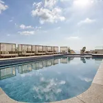 Beautiful Mercury With Pool Access By 360 Estates