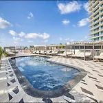 Beautiful Mercury With Pool Access By 360 Estates Lejlighed *