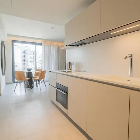 Beautiful Mercury With Pool Access By 360 Estates 아파트