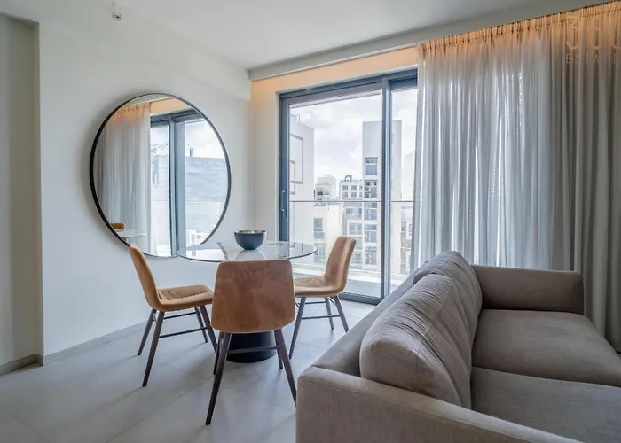 Beautiful Mercury With Pool Access By 360 Estates Apartament