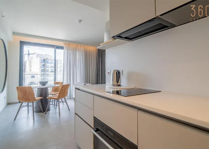 Beautiful Mercury With Pool Access By 360 Estates Apartament *