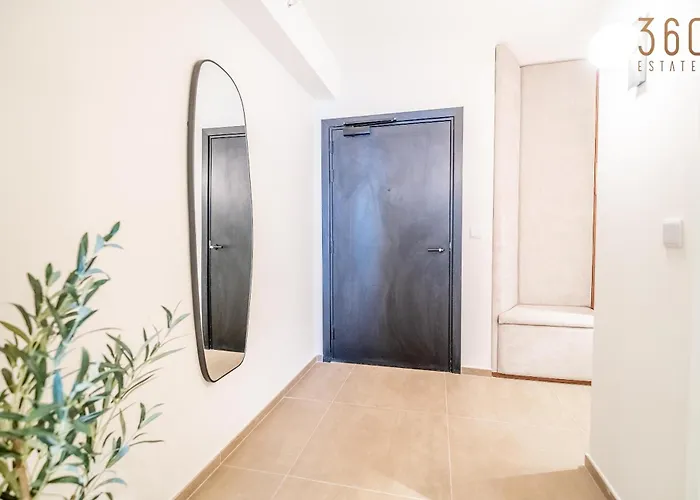 Beautiful Mercury With Pool Access By 360 Estates Apartament