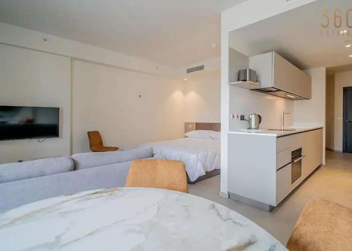 Beautiful Mercury With Pool Access By 360 Estates *