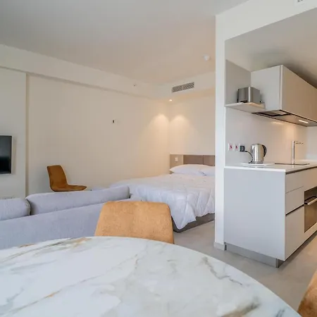 Beautiful Mercury With Pool Access By 360 Estates *