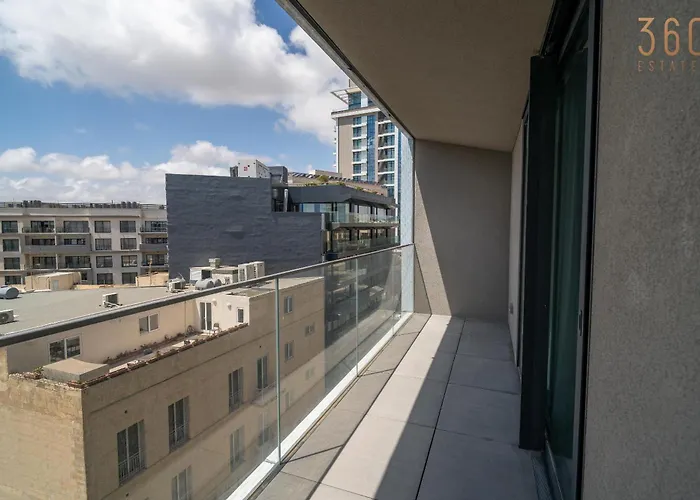 Beautiful Mercury With Pool Access By 360 Estates Apartment