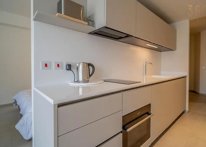 Apartment Beautiful Mercury With Pool Access By 360 Estates *