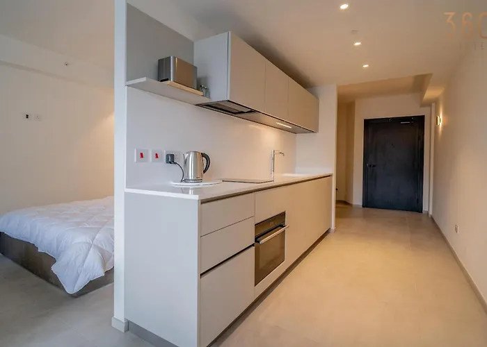 Beautiful Mercury With Pool Access By 360 Estates *