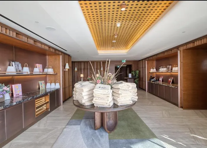 Beautiful Mercury With Pool Access By 360 Estates Apartment